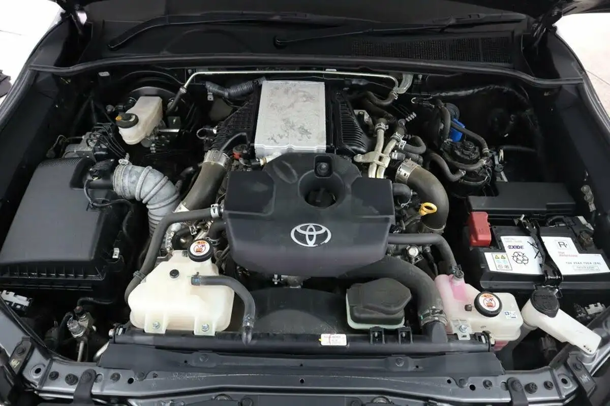 2021-toyota-hi-lux-28d-4d-invincible-x-at35-204hpeu6dt-e-big-46