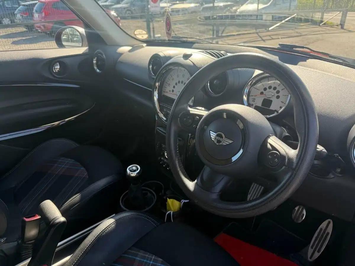 2014-mini-paceman-16-cooper-s-all4-big-28