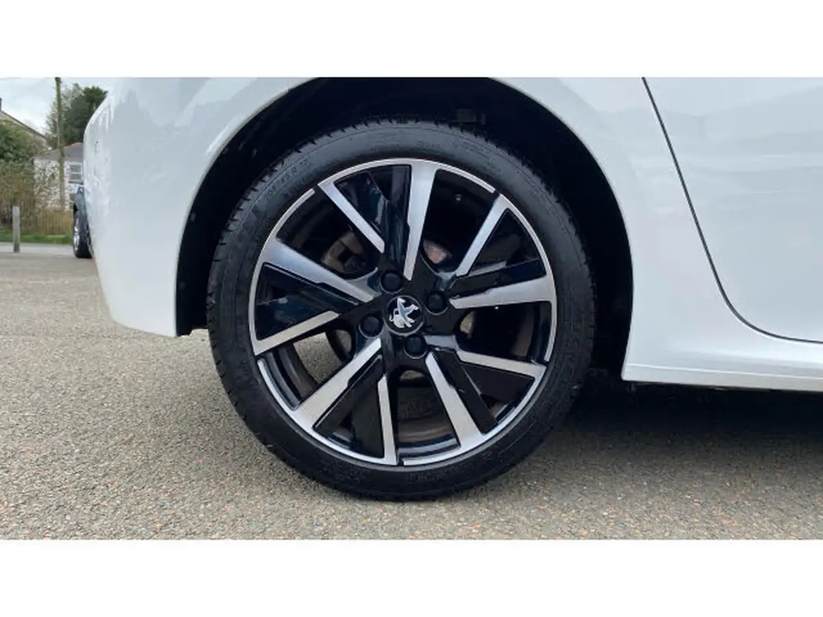 2021-peugeot-208-12-puretech-allure-premium-100bhp-big-6