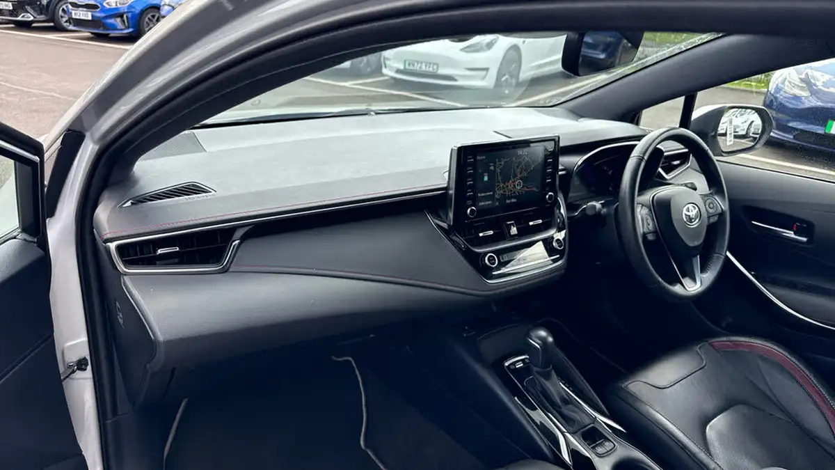2021-toyota-corolla-18-vvt-i-excel-trk-hatchback-big-9