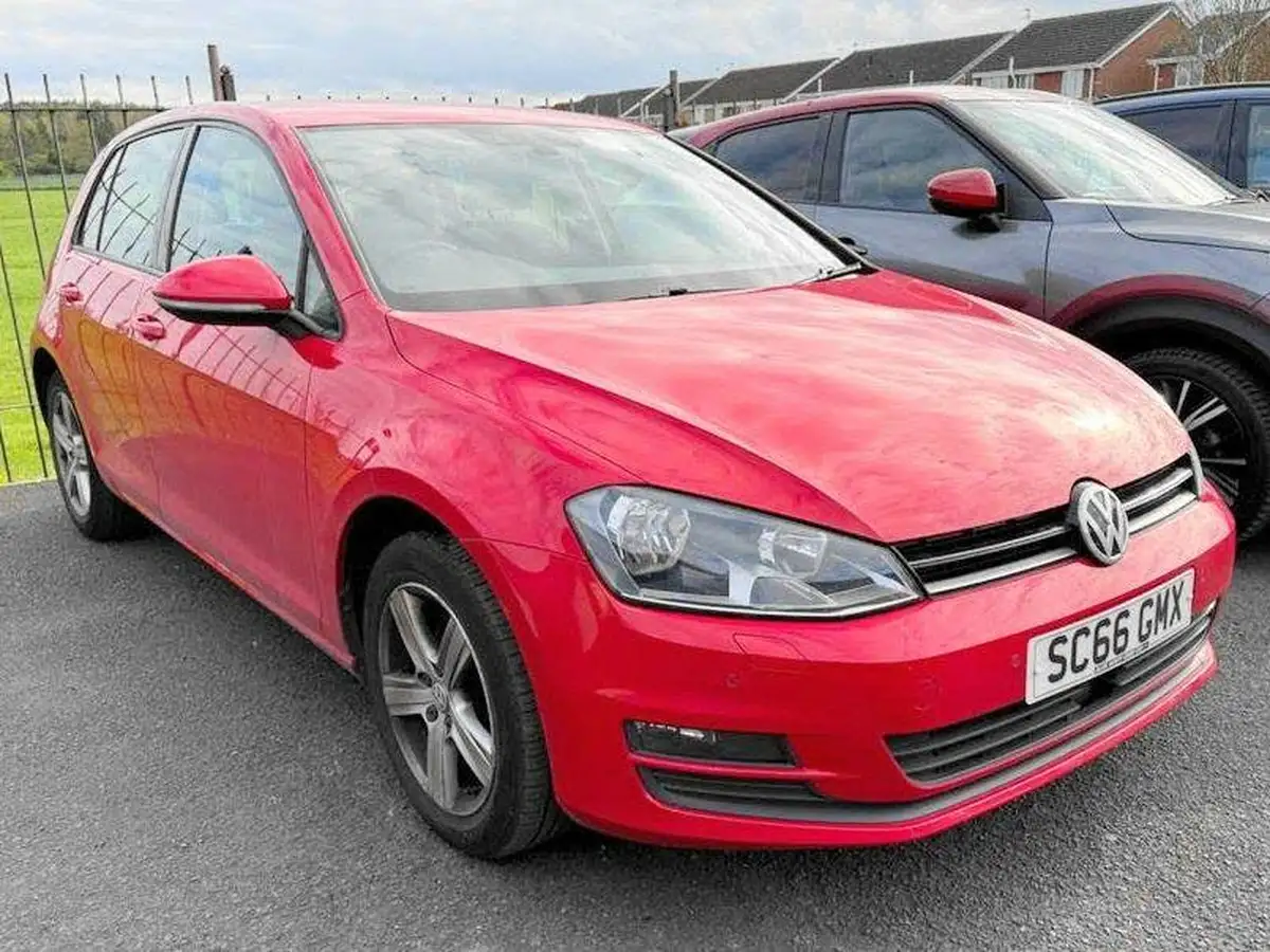 2017-volkswagen-golf-16tdi-match-edition-hatchback-5d-big-0