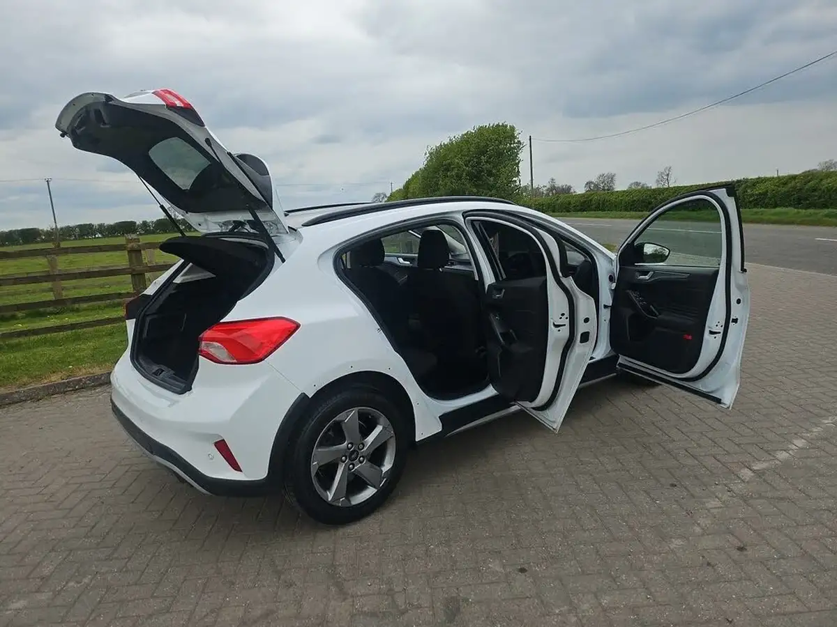 2020-ford-focus-10t-active-hatchback-auto-big-23