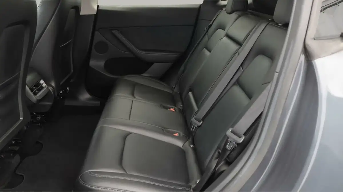 2023-tesla-model-y-e-rwd-big-16