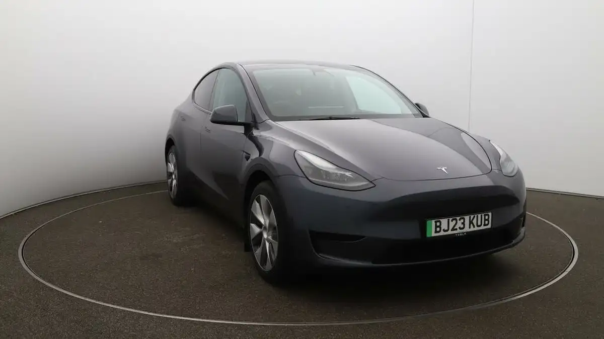 2023-tesla-model-y-e-rwd-big-33