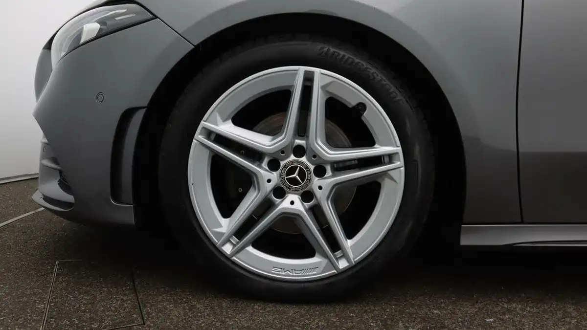 2019-mercedes-benz-a-class-15d-a180d-amg-line-executive-hatchback-5d-7g-dct-big-17