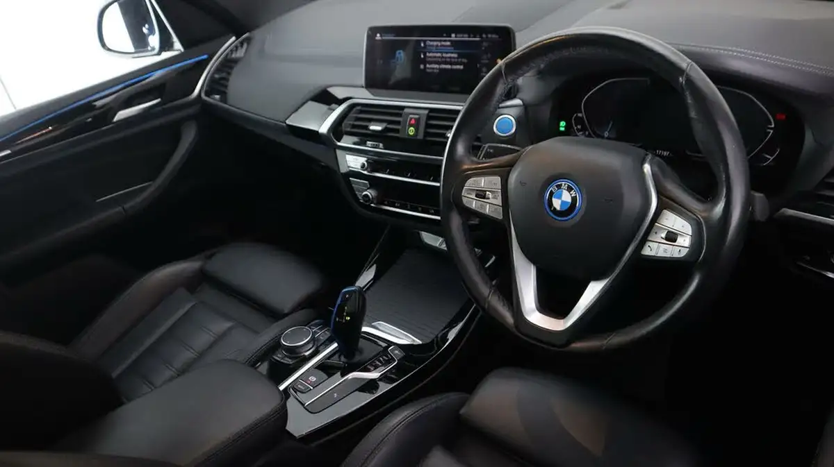 2022-bmw-ix3-e-premier-edition-big-9