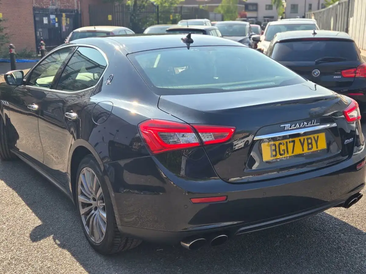 2017-maserati-ghibli-30td-big-11