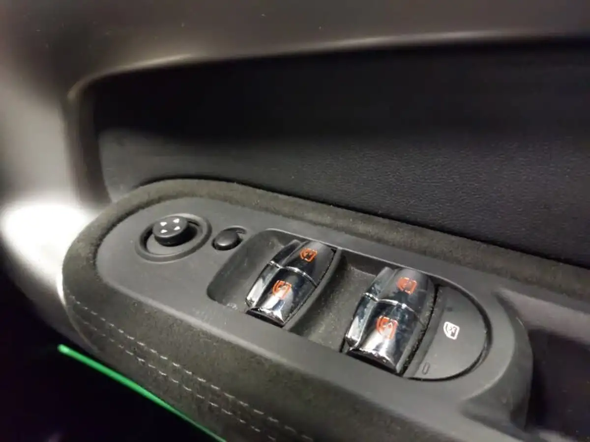 2021-mini-countryman-20-cooper-s-exclusive-big-11