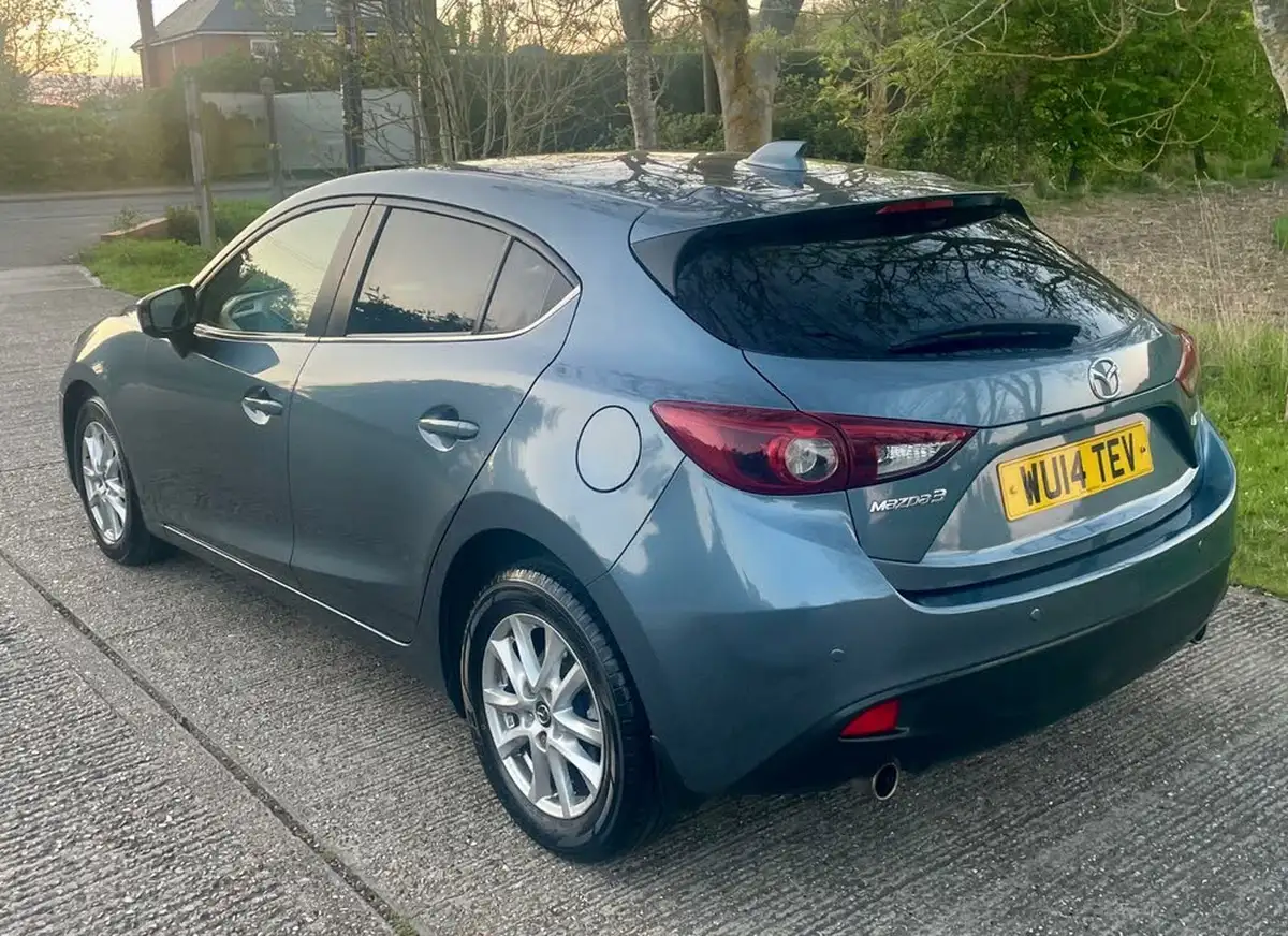 2014-mazda-mazda3-20-se-l-nav-hatchback-5d-big-3