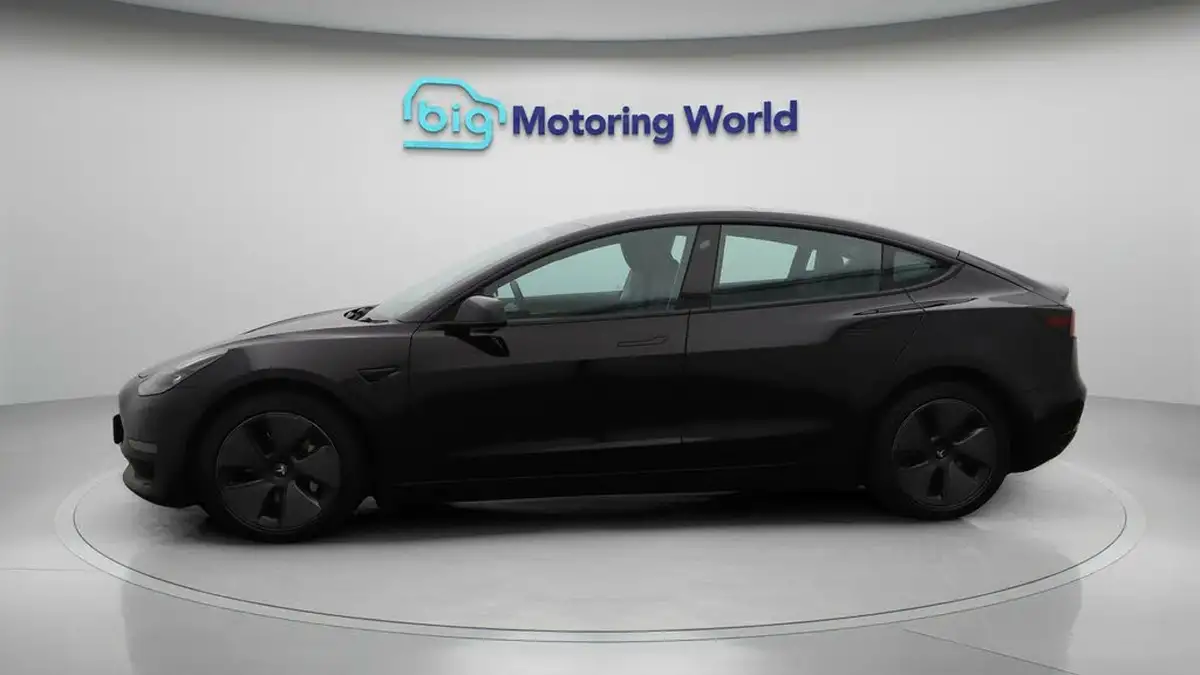 2022-tesla-model-3-e-long-range-big-4