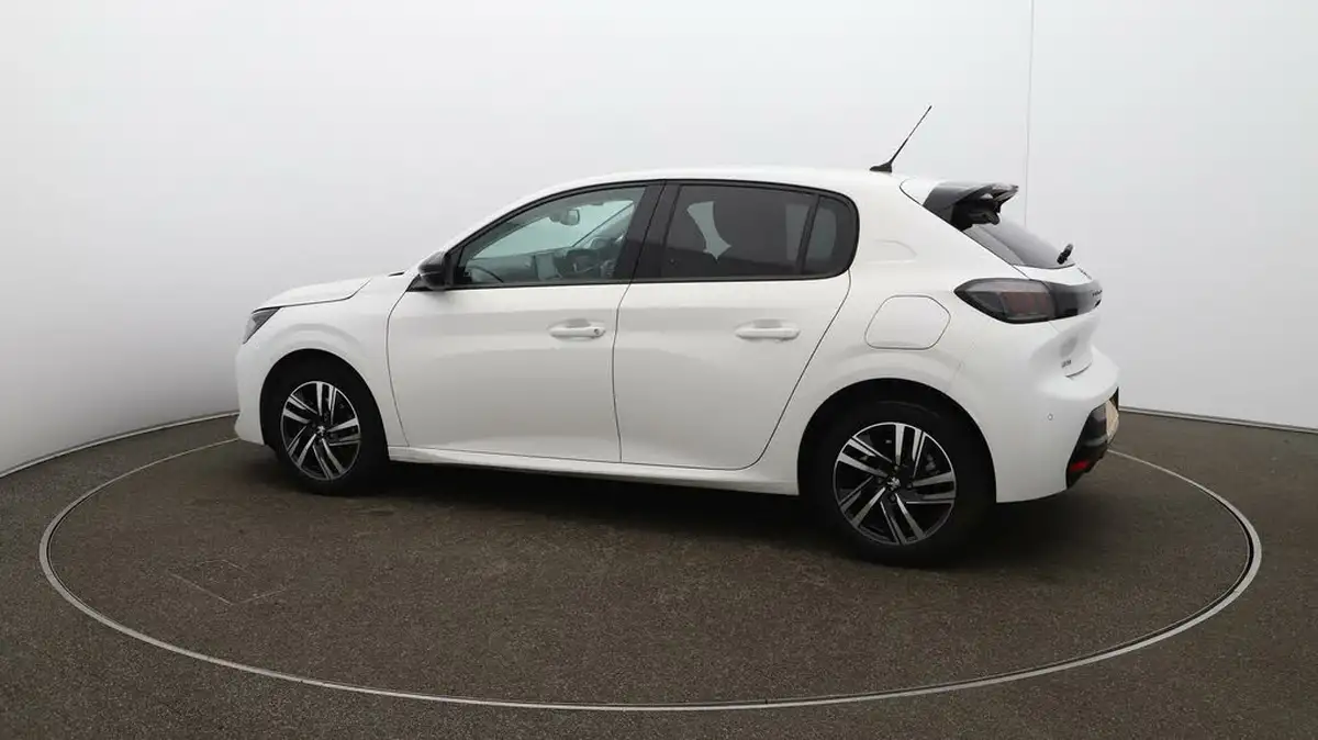 2023-peugeot-208-12-puretech-allure-premium-100ps-eat8-big-38
