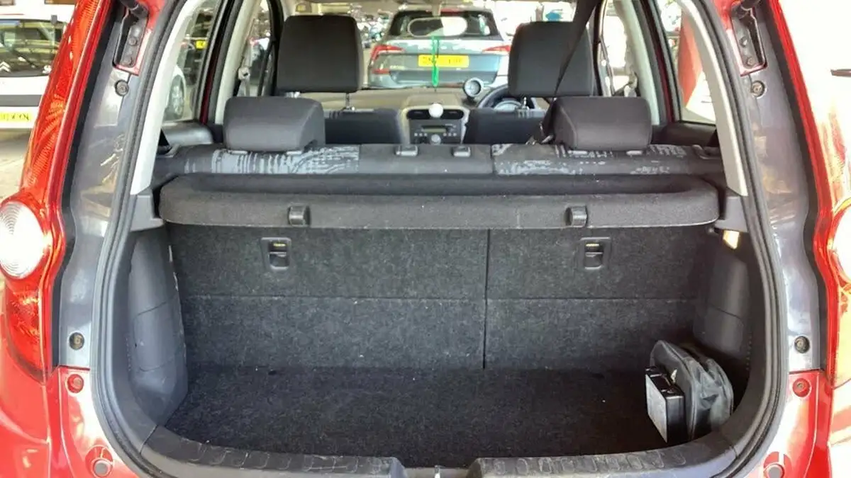 2013-vauxhall-agila-12-se-big-4
