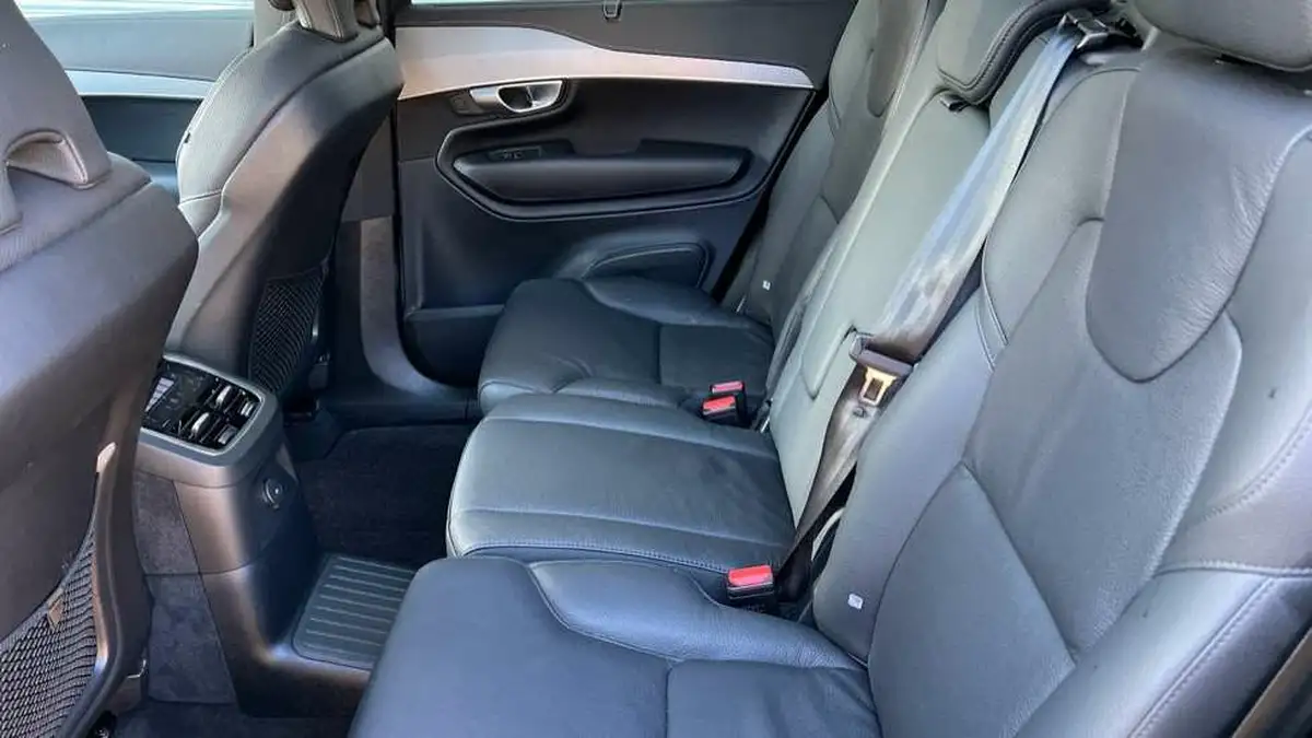 2024-volvo-xc90-20-t8-plus-big-9