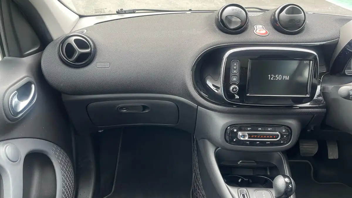2020-smart-forfour-eq-prime-exclusive-big-11