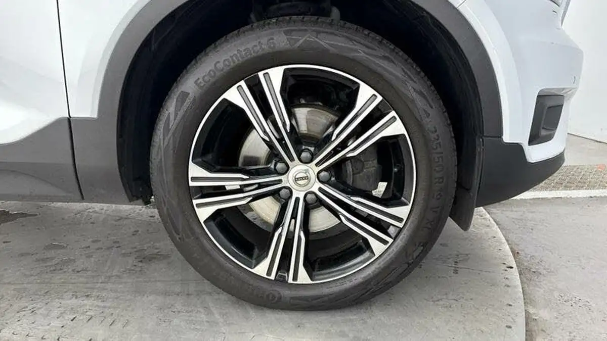 2020-volvo-xc40-20-t4-inscription-pro-big-4