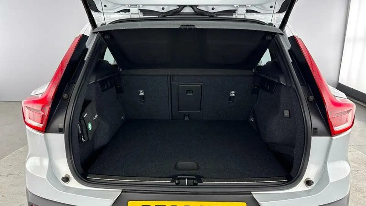 2020-volvo-xc40-20-t4-inscription-pro-big-28