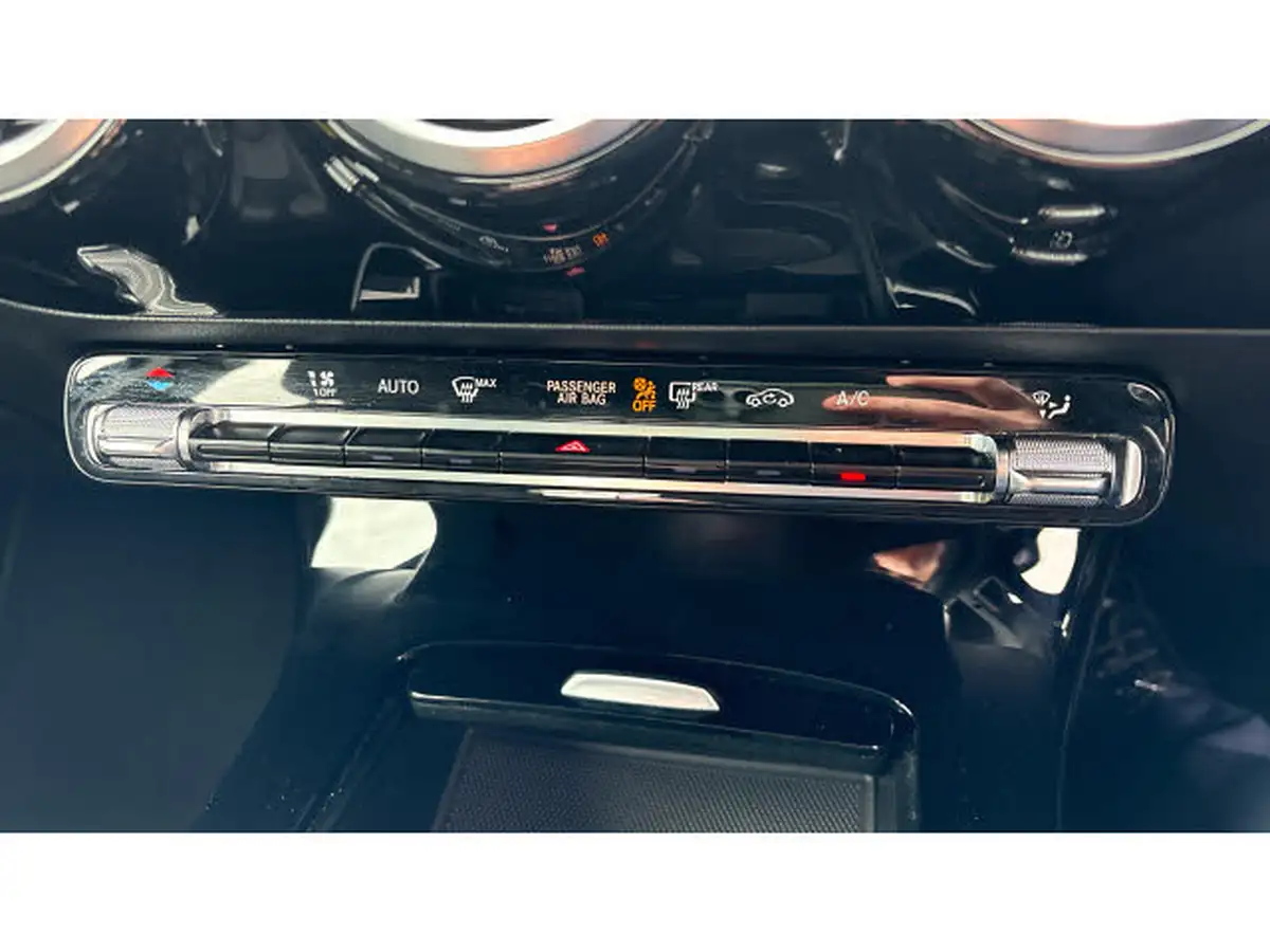 2021-mercedes-benz-a-class-13-a180-se-7g-dct-big-26