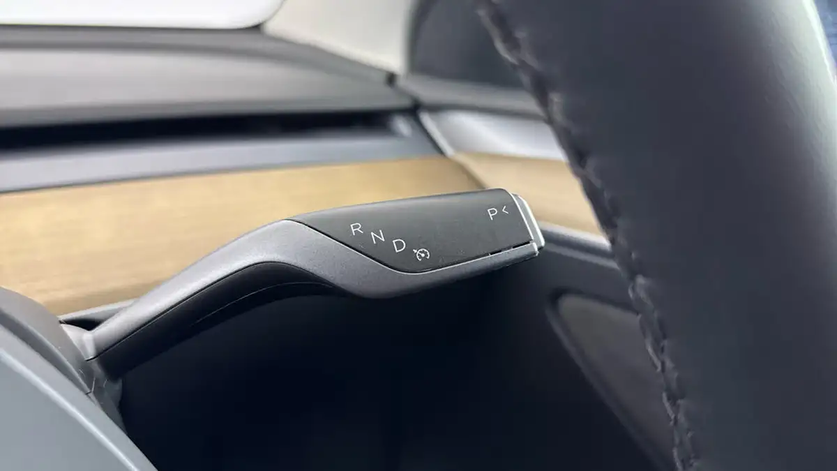 2022-tesla-model-y-e-long-range-big-22