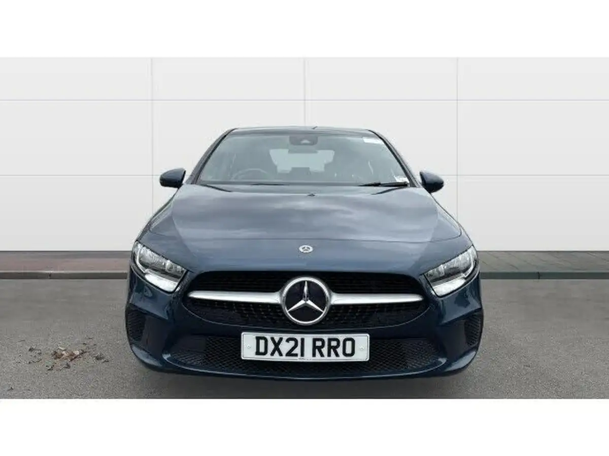 2021-mercedes-benz-a-class-13-a180-se-7g-dct-big-2