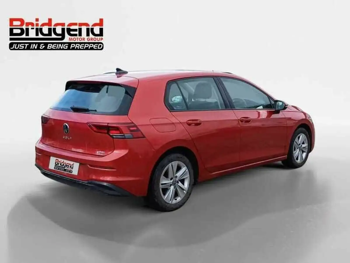 2021-volkswagen-golf-15-etsi-life-150ps-hatchback-big-2