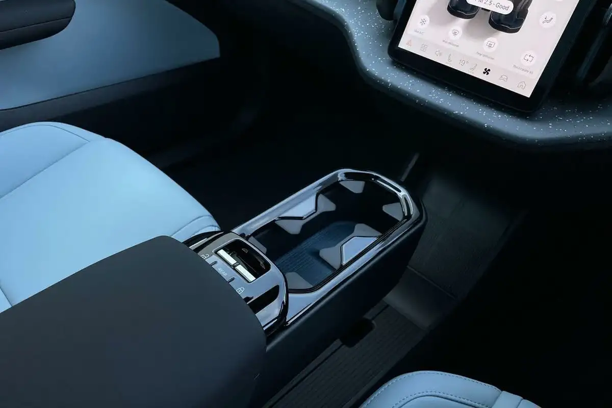 2025-volvo-ex30-e-single-motor-ultra-big-41