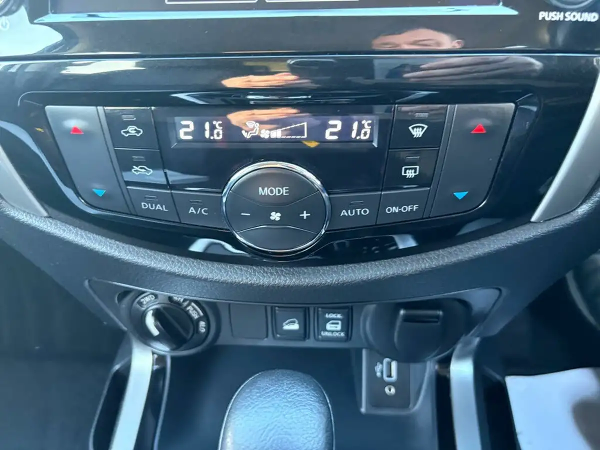 2020-nissan-navara-23dci-tt-tekna-8-navileather-auto-big-33