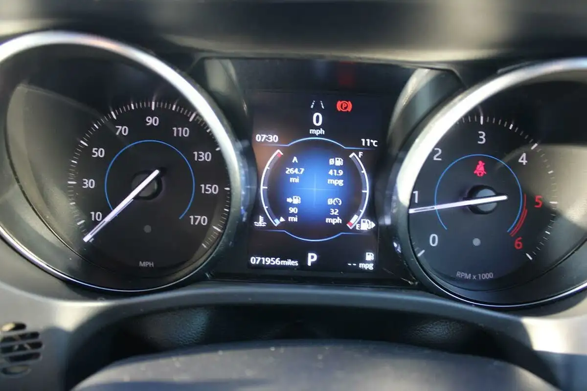2019-jaguar-f-pace-20-i4d-r-sport-180ps-awd-ss-auto-big-22