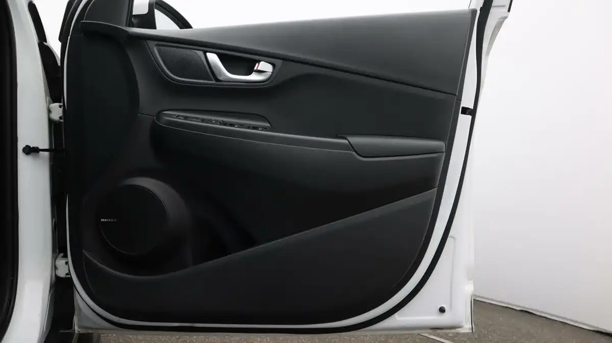 2022-hyundai-kona-e-premium-204ps-64kwh-7kw-obc-big-15