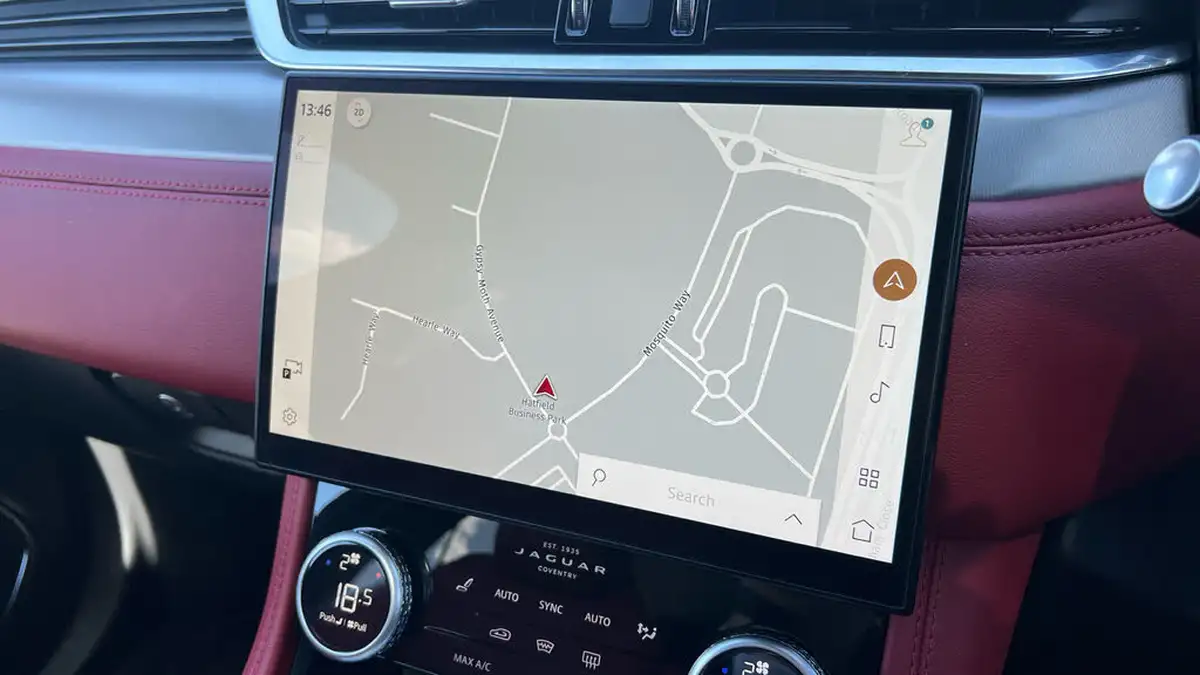 2023-jaguar-f-pace-20-d200-r-dynamic-se-black-big-10