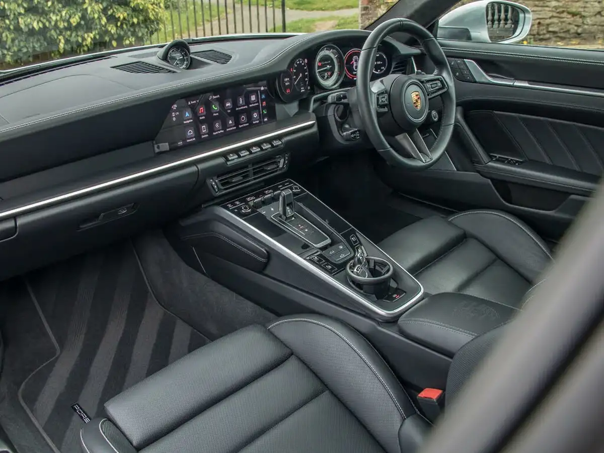 2021-porsche-911-38-turbo-s-coupe-big-19