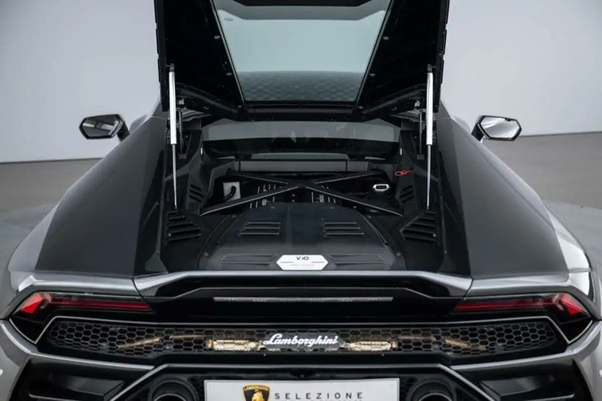 2019-lamborghini-huracan-52-evo-coupe-big-10