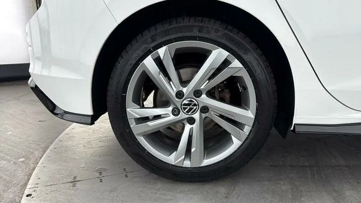 2022-volkswagen-golf-15-etsi-r-line-150ps-hatchback-big-27