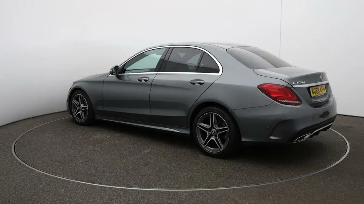 2019-mercedes-benz-c-class-20d-c300d-amg-line-245ps-ss-saloon-4d-big-5