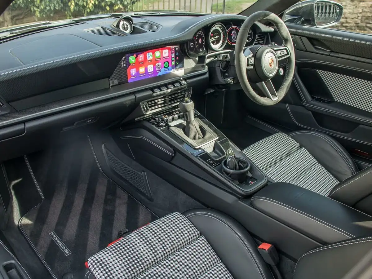2023-porsche-911-40-gt3-touring-package-pdk-big-21