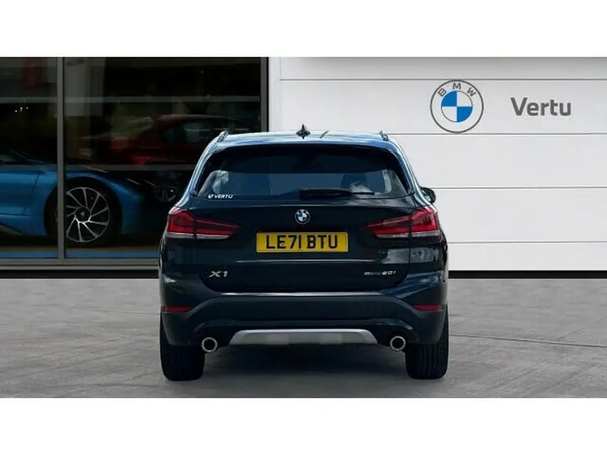 2021-bmw-x1-20-sdrive20i-xline-big-14