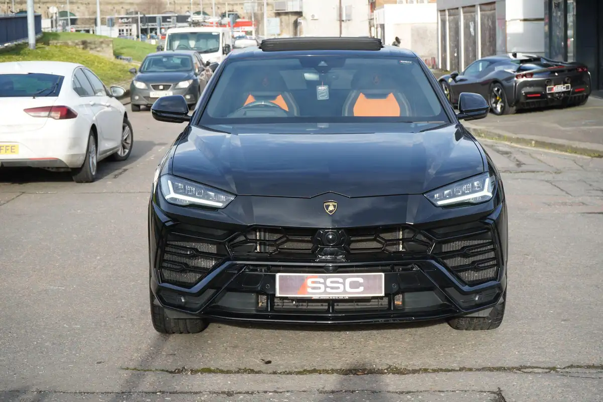 2021-lamborghini-urus-40-no-trim-big-5