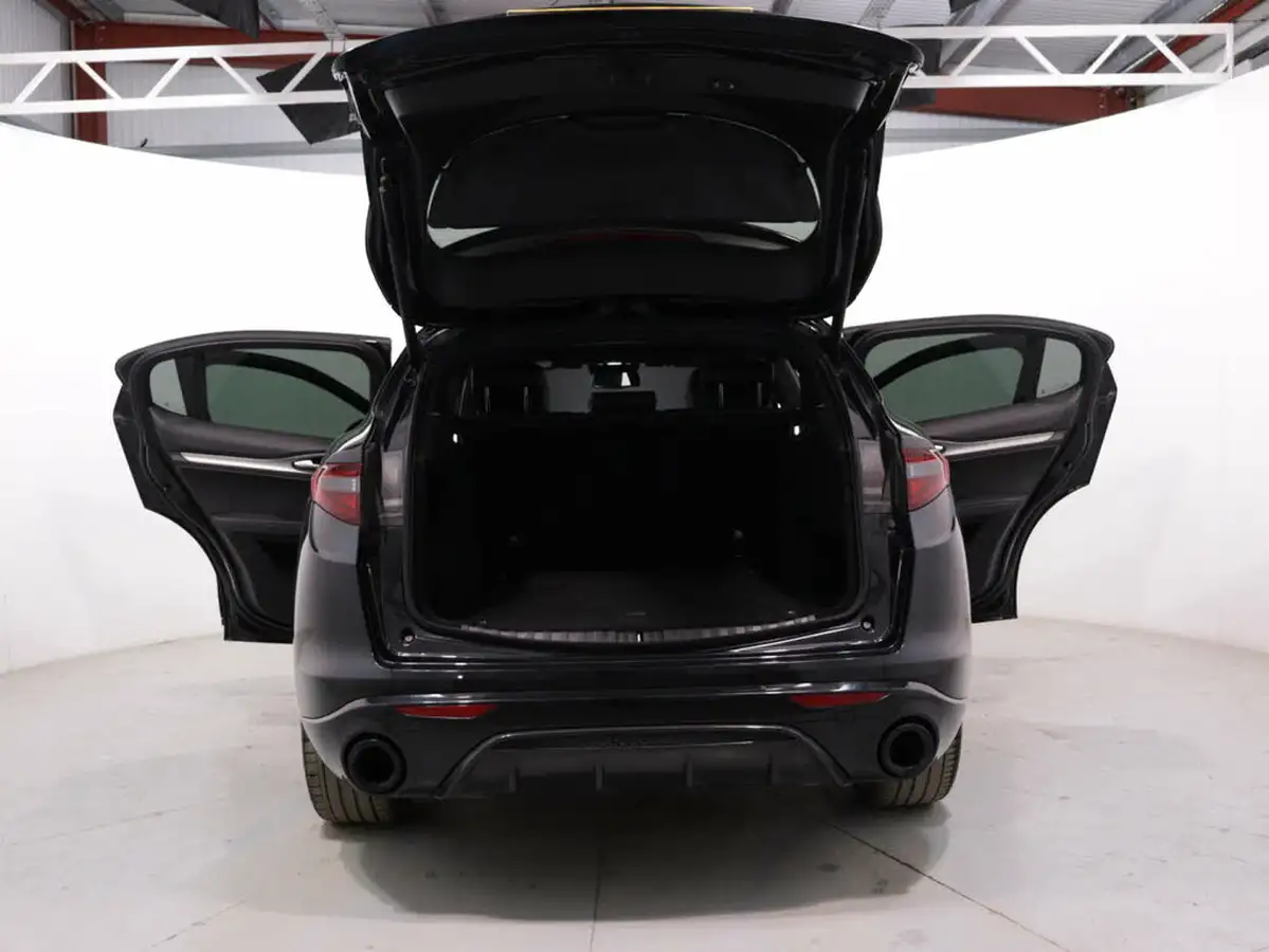 2022-alfa-romeo-stelvio-20-veloce-big-48