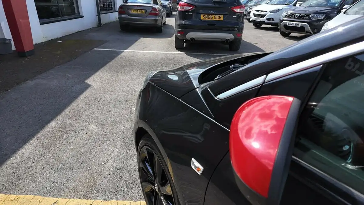 2013-vauxhall-adam-14-glam-style-pk-87ps-big-23