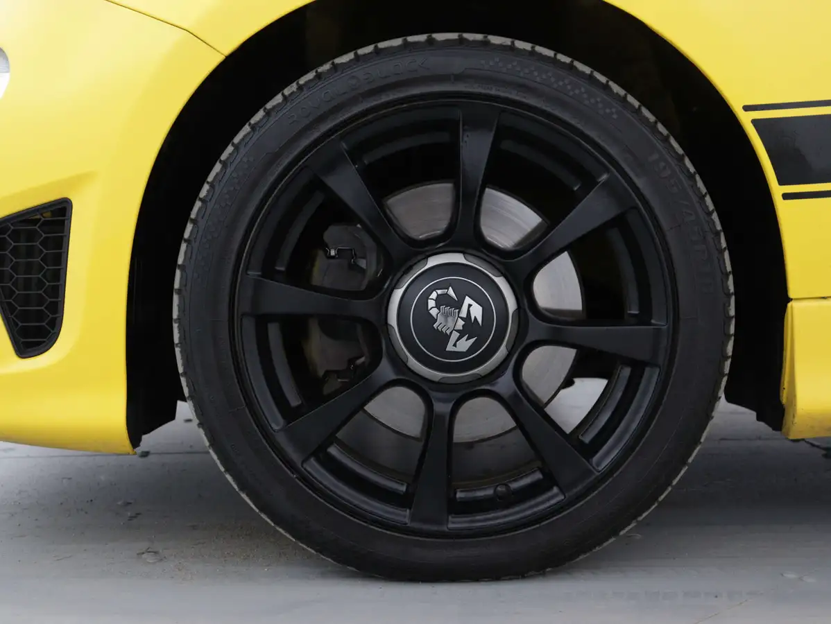 2018-abarth-595-14-tjet-mta-big-10