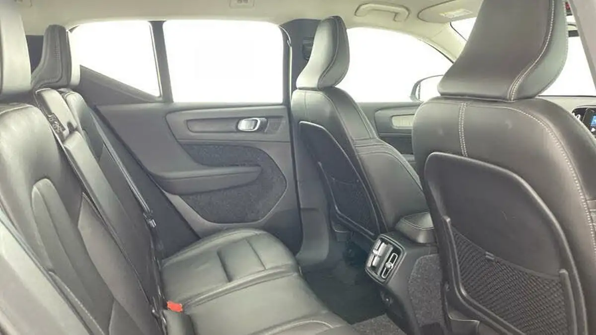 2021-volvo-xc40-20-b4-inscription-pro-197bhp-geartronic-big-15