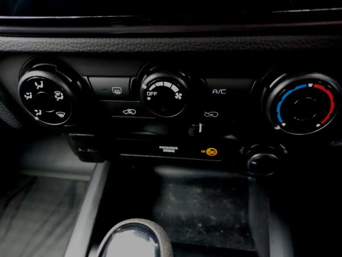 2022-isuzu-d-max-19td-dl20-double-pick-up-auto-big-16