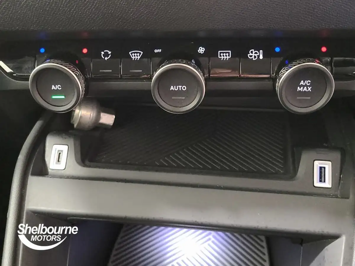 2021-citroen-c4-12-puretech-shine-130ps-big-43