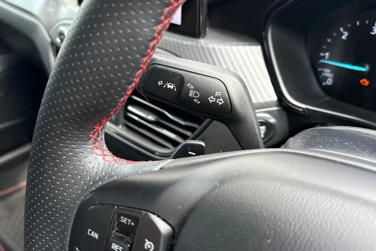 2019-ford-focus-20-st-line-x-estate-auto-big-38