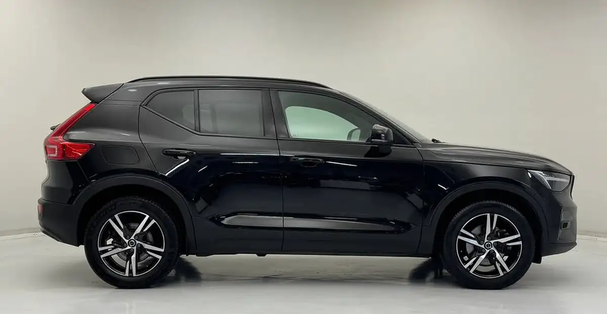 2023-volvo-xc40-20-b3-plus-big-4
