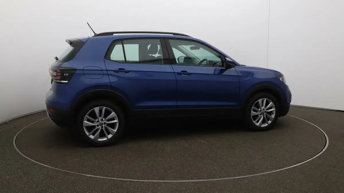 2021-volkswagen-t-cross-big-43
