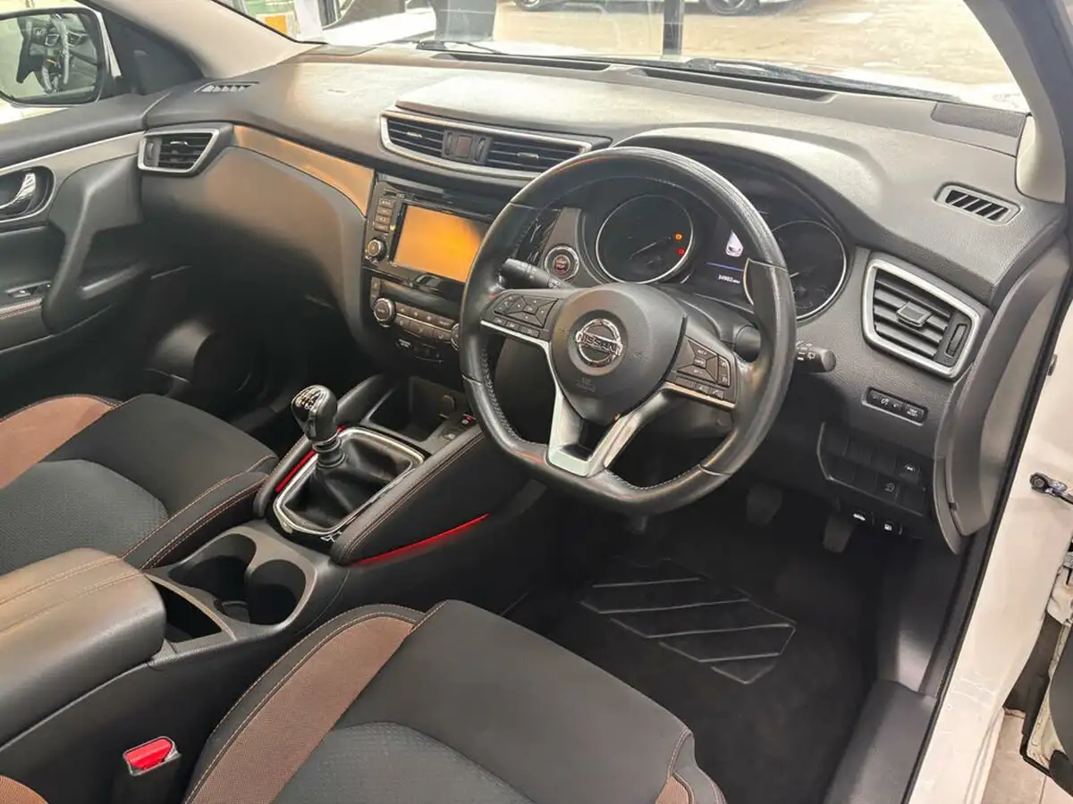 2019-nissan-qashqai-13-dig-t-n-motion-160ps-big-12