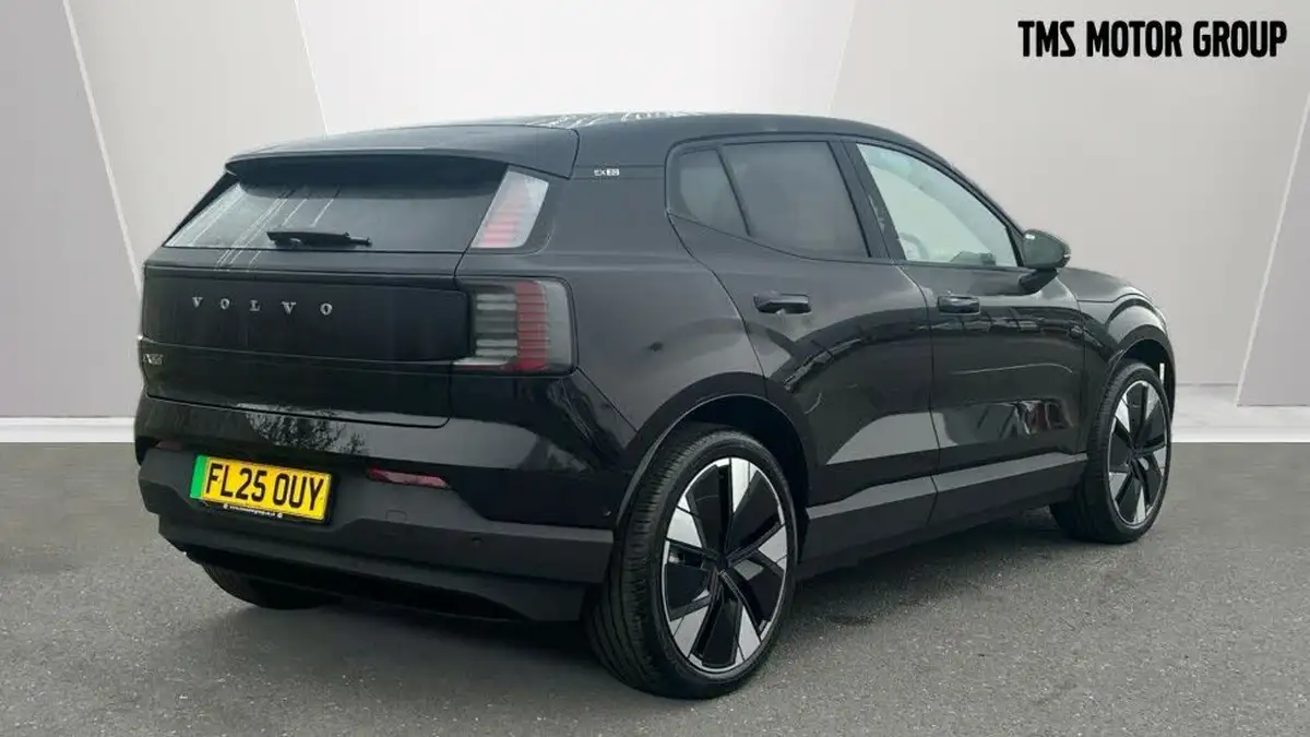 2025-volvo-ex30-e-single-motor-ultra-big-6