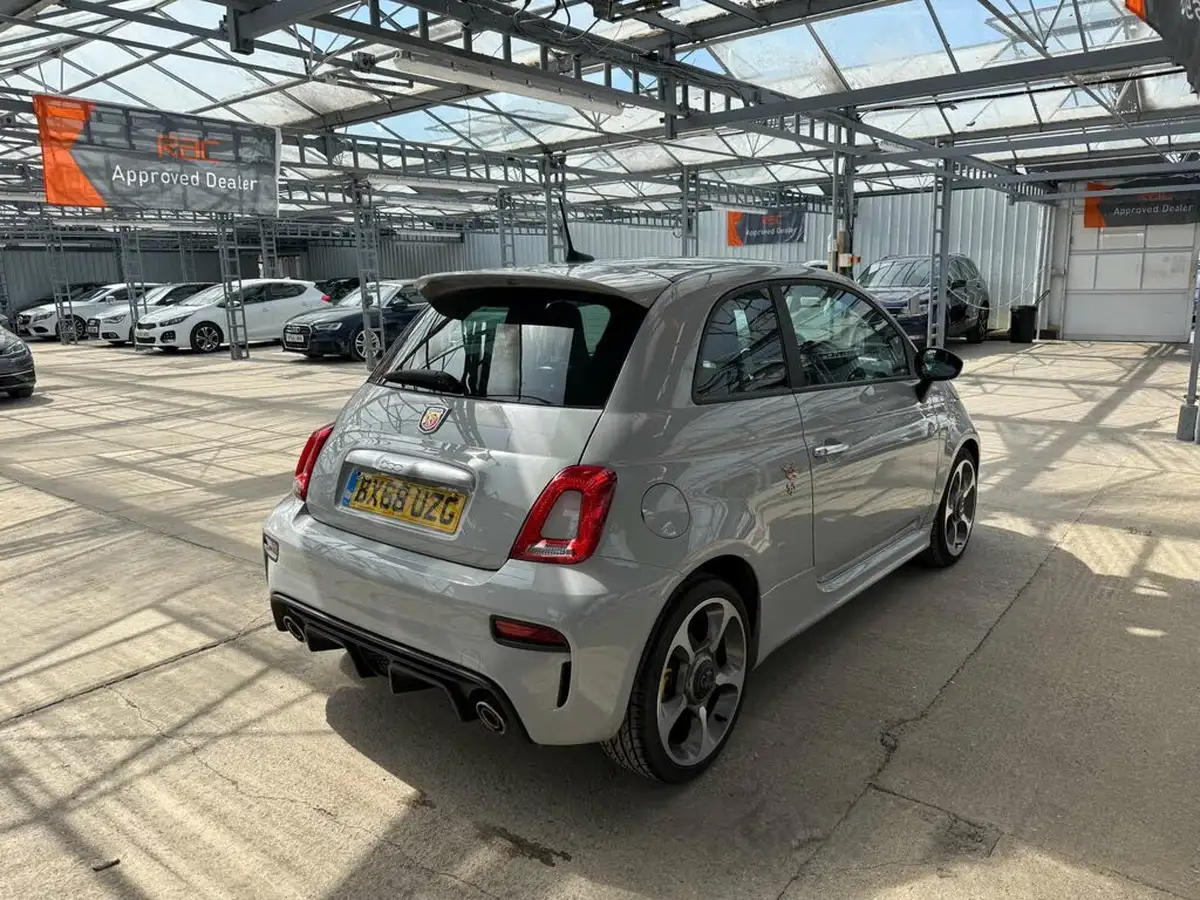 2018-abarth-595-14-tjet-big-6