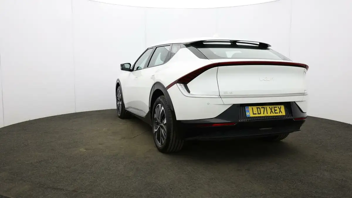 2022-kia-ev6-e-air-big-24