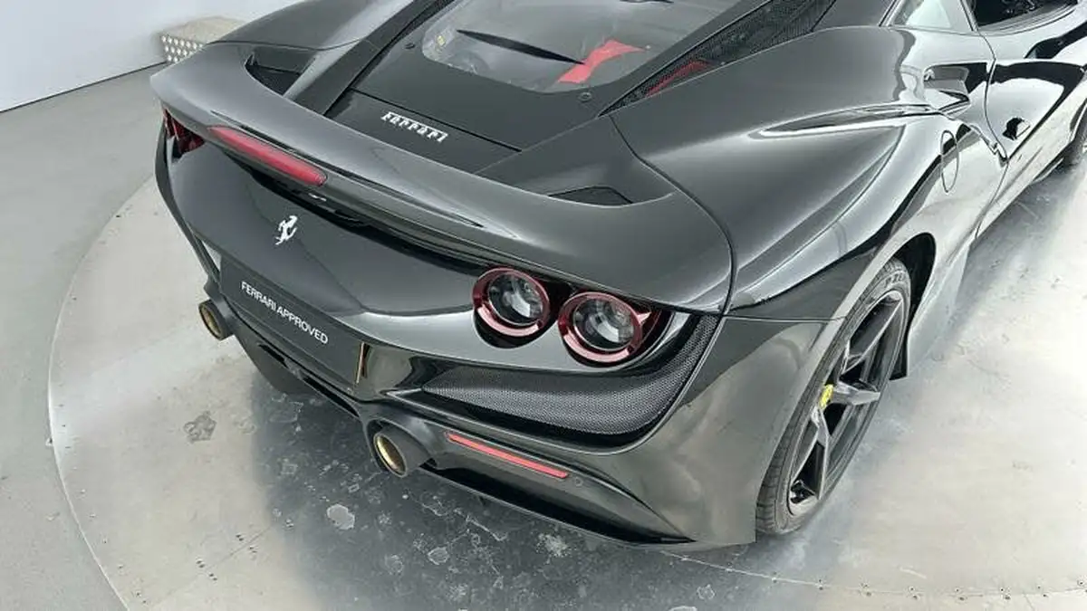 2021-ferrari-f8-tributo-big-18